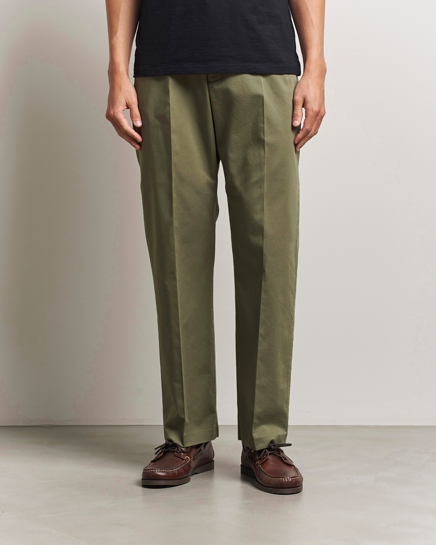 Herr | Byxor | NN07 | Paw Cotton/Lyocell Pleated Trousers Capers Green