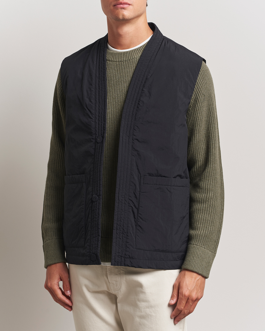 Herr | Västar | NN07 | Yuki Padded Vest Black