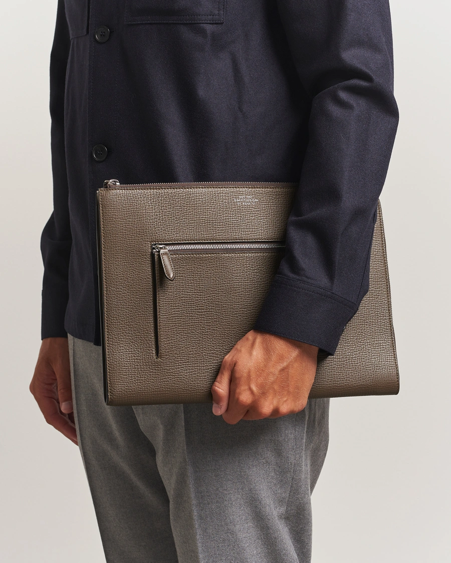 Herr | Väskor | Smythson | Ludlow Small Laptop Case With Dark Olive