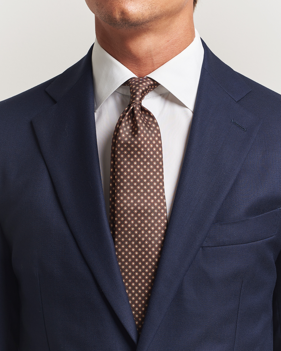 Herr | Slipsar | Amanda Christensen | Silk Oxford Printed Medallion 8cm Tie Brown