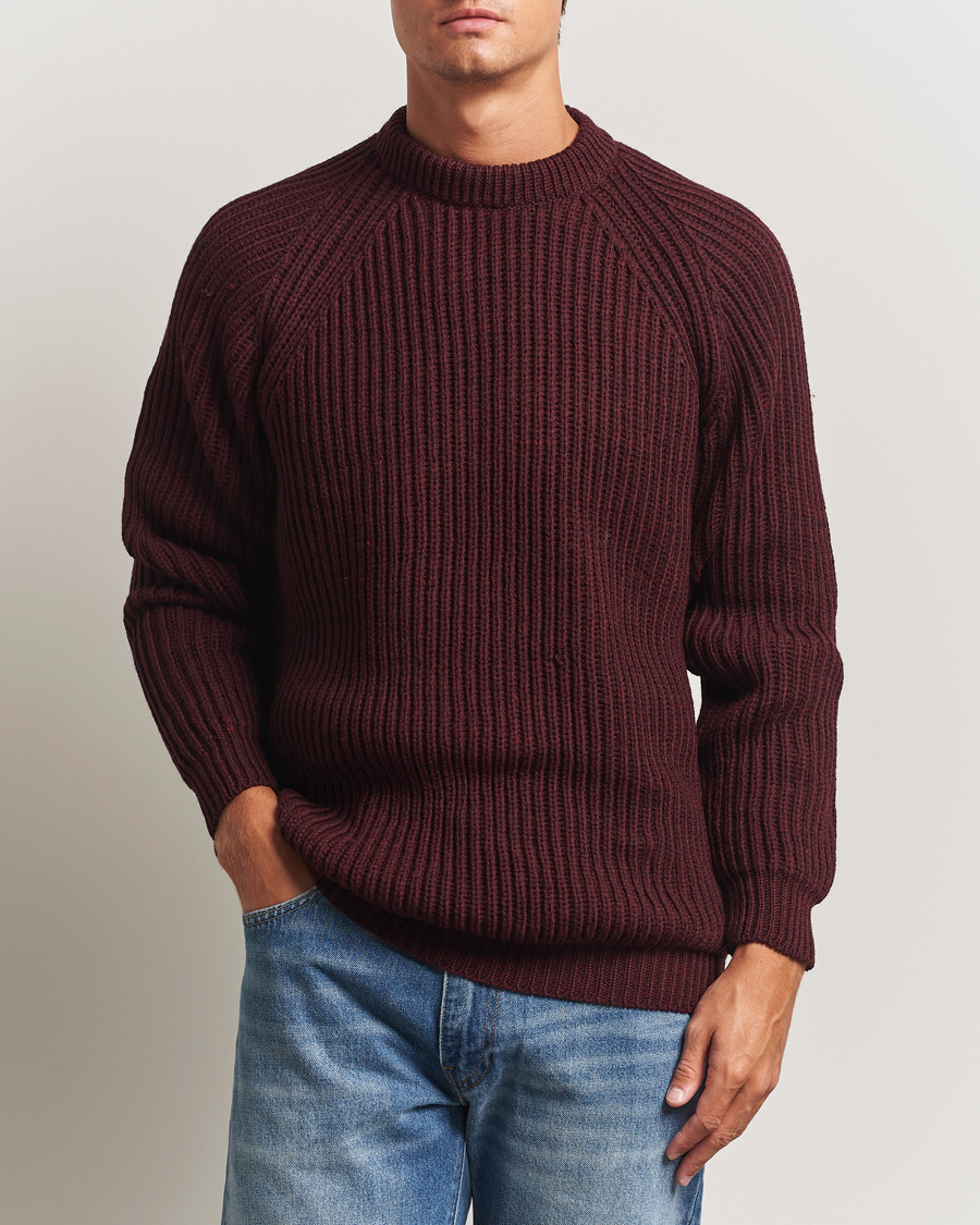 Herr | Tröjor | Gloverall | Fisherman Rib Chunky Wool Crew Neck Burgundy