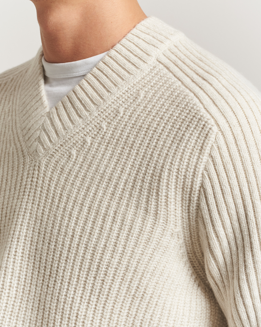 Herr | Tröjor | BOSS ORANGE | Karinet Ribbed Wool Knitted V-Neck Light Beige
