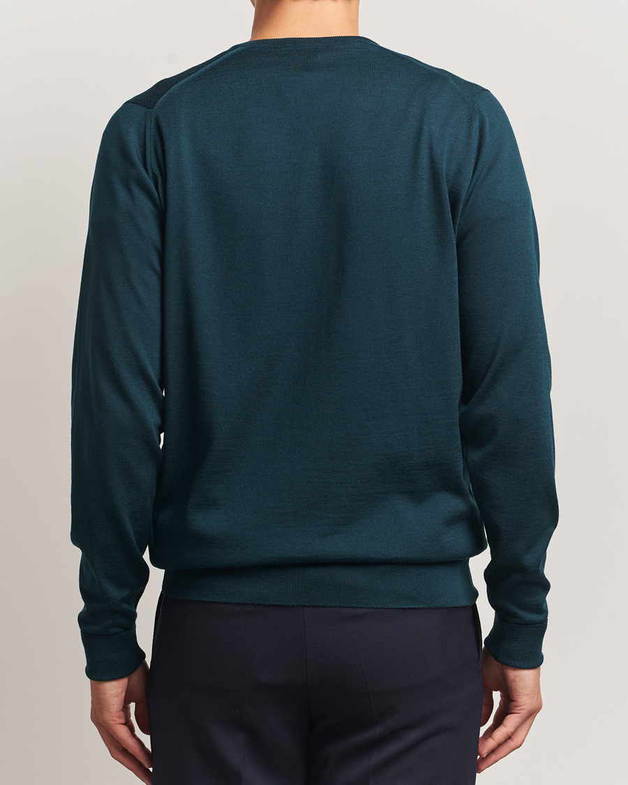 Herr | Tröjor | John Smedley | Bobby Extra Fine Merino V-Neck Pullover Richardson Green