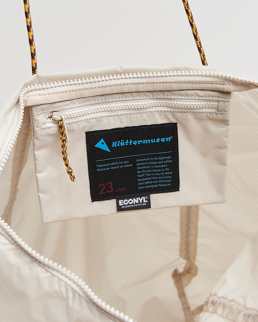 Herr | Väskor | Klättermusen | Gebo 23L Lightweight Totebag Putty Grey