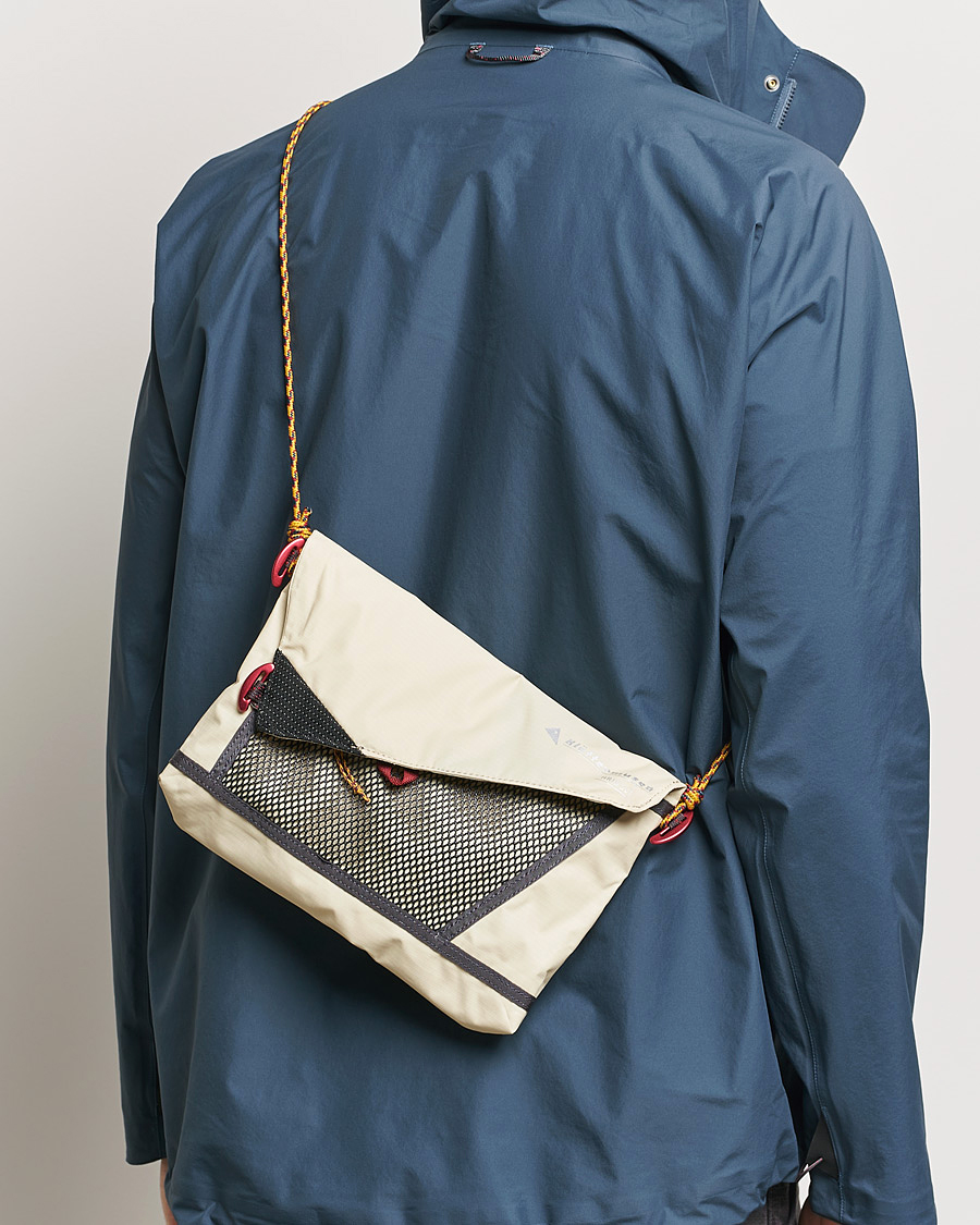 Herr | Väskor | Klättermusen | Hrid WP 3L Accessory Bag Clay