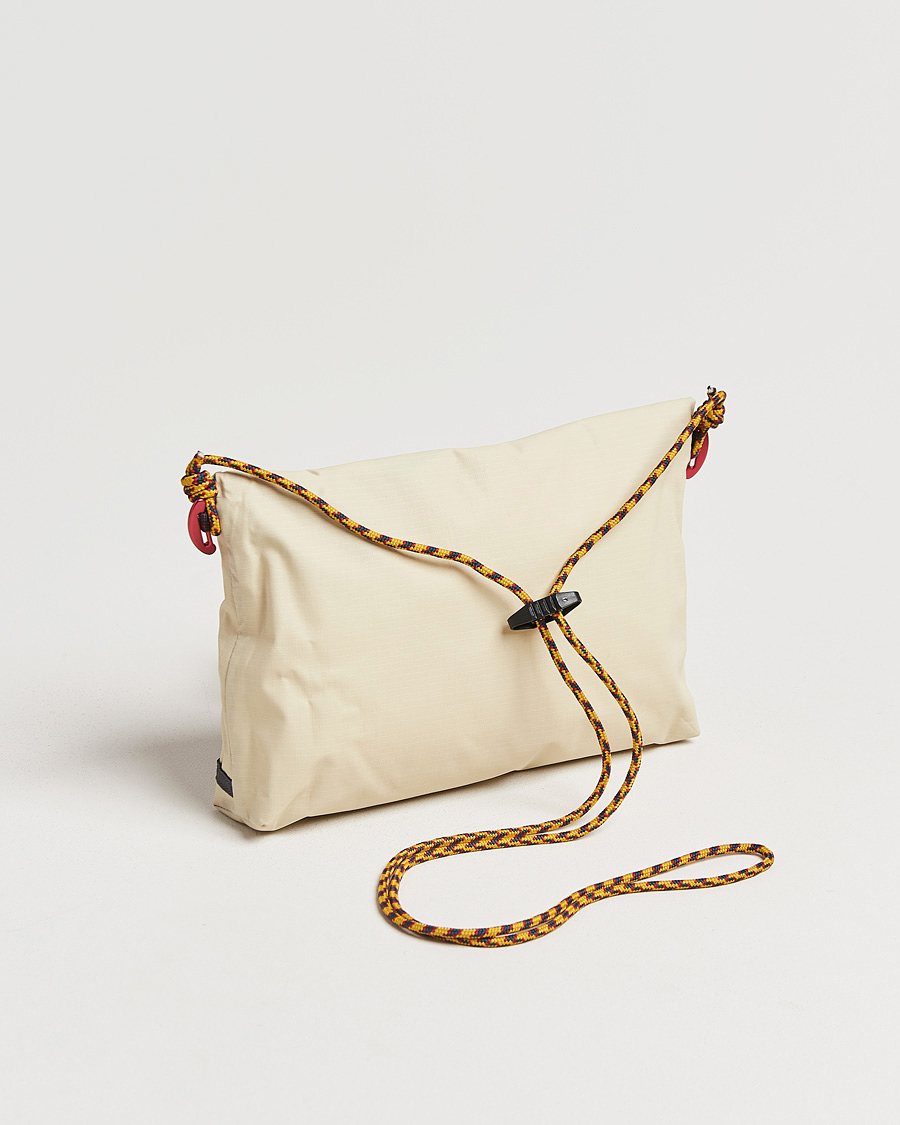 Herr | Väskor | Klättermusen | Hrid WP 3L Accessory Bag Clay