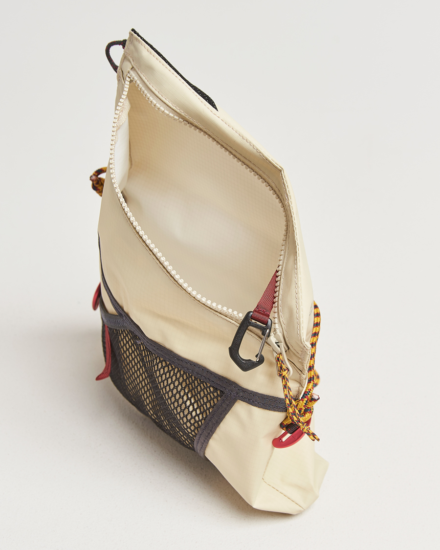 Herr | Väskor | Klättermusen | Hrid WP 3L Accessory Bag Clay