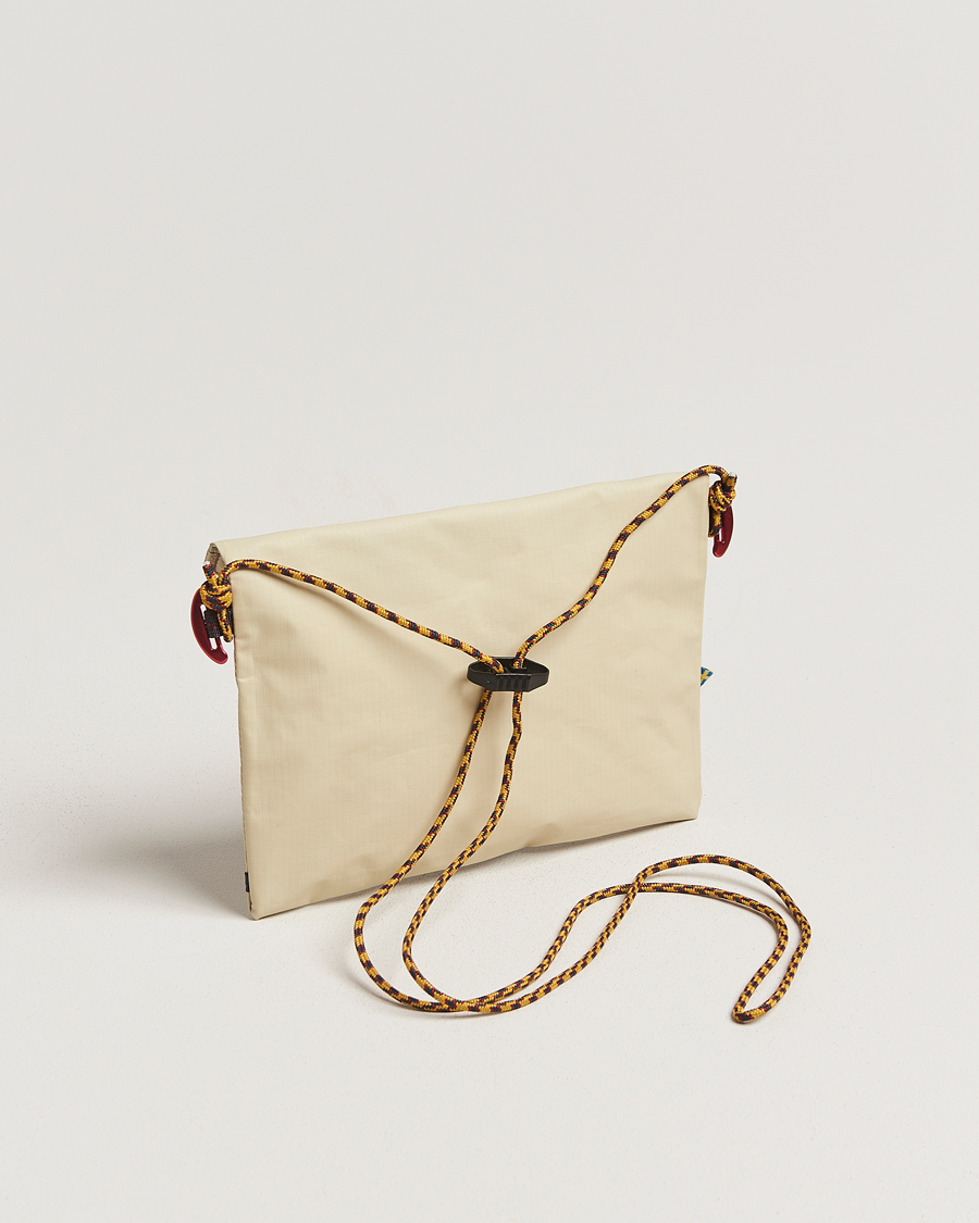 Herr | Väskor | Klättermusen | Hrid WP 1,5L Accessory Bag Clay