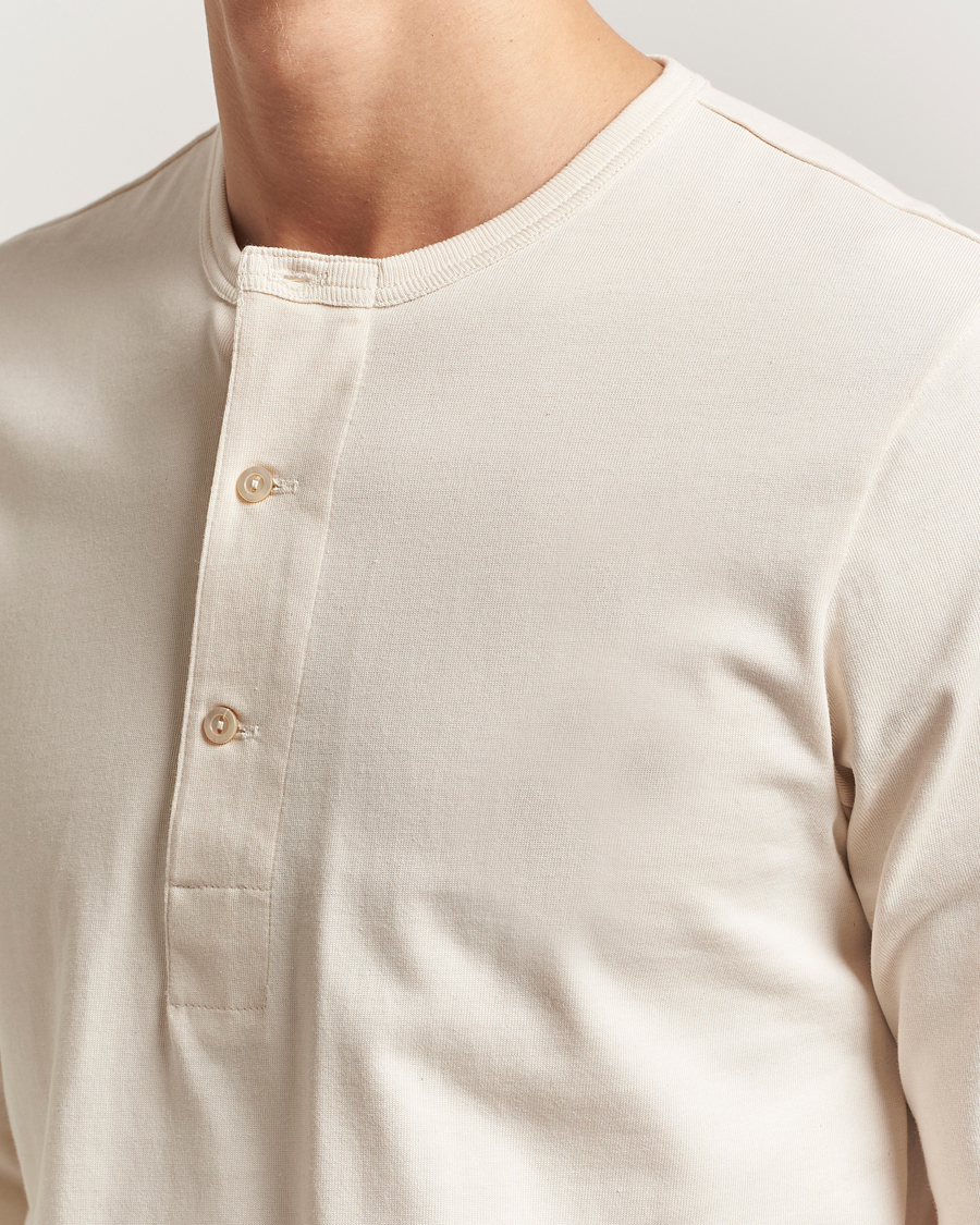 Herr | T-Shirts | Merz b. Schwanen | Classic Fit Sturdy Organic Cotton Henley Nature