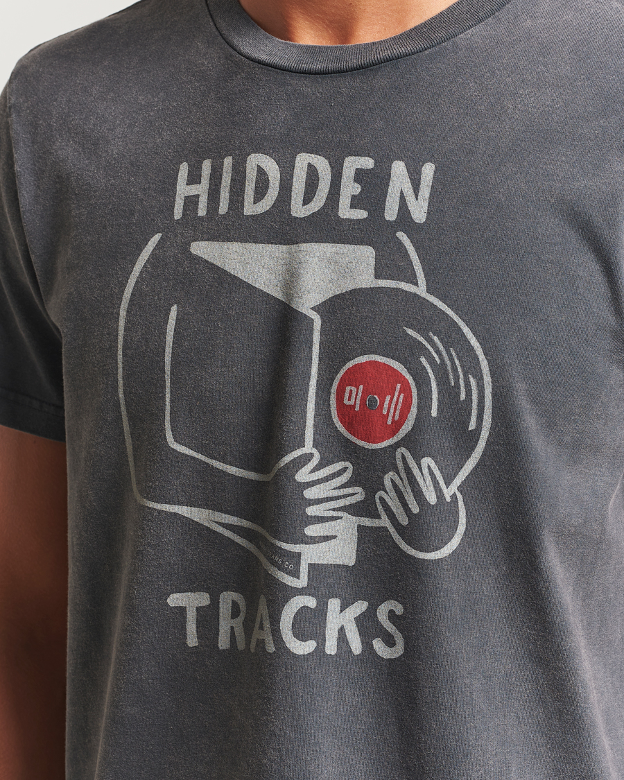 Herr | T-Shirts | Nudie Jeans | Roy Hidden Track T-Shirt Antracite