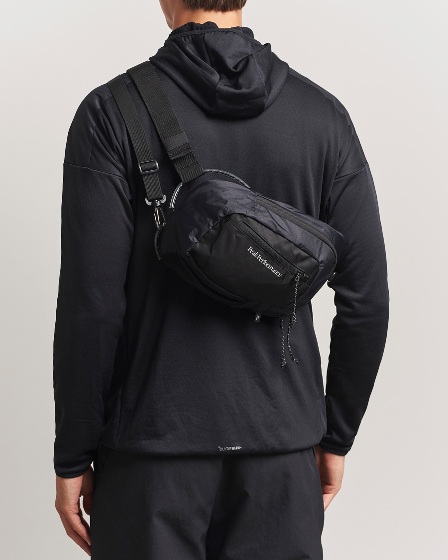 Herr | Väskor | Peak Performance | Outdoor Slingbag Black