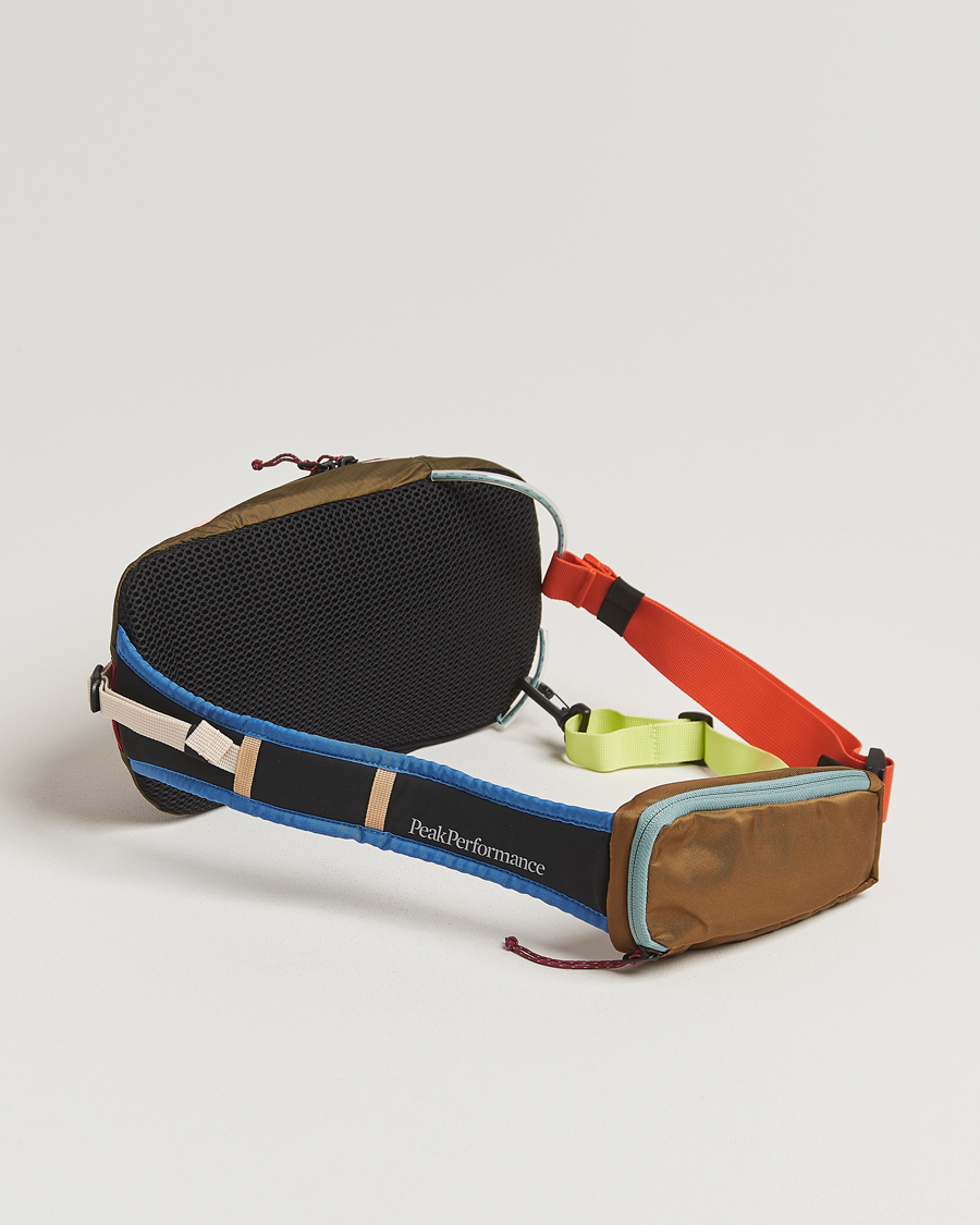 Herr | Väskor | Peak Performance | Outdoor Slingbag Meadow Moss