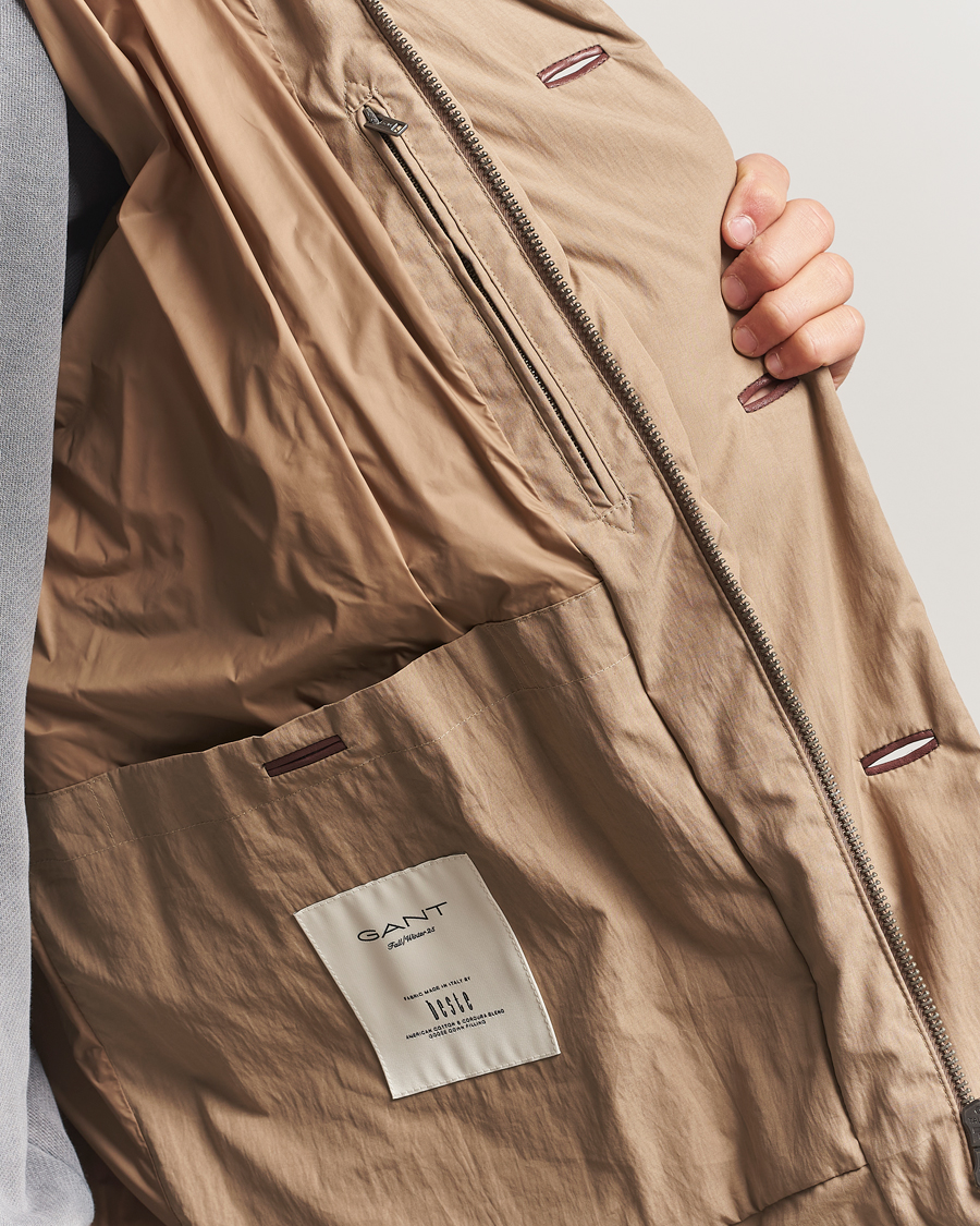 Herr | Jackor | GANT 240 Mulberry Street | Cotton Down Hooded Jacket Carmel Beige