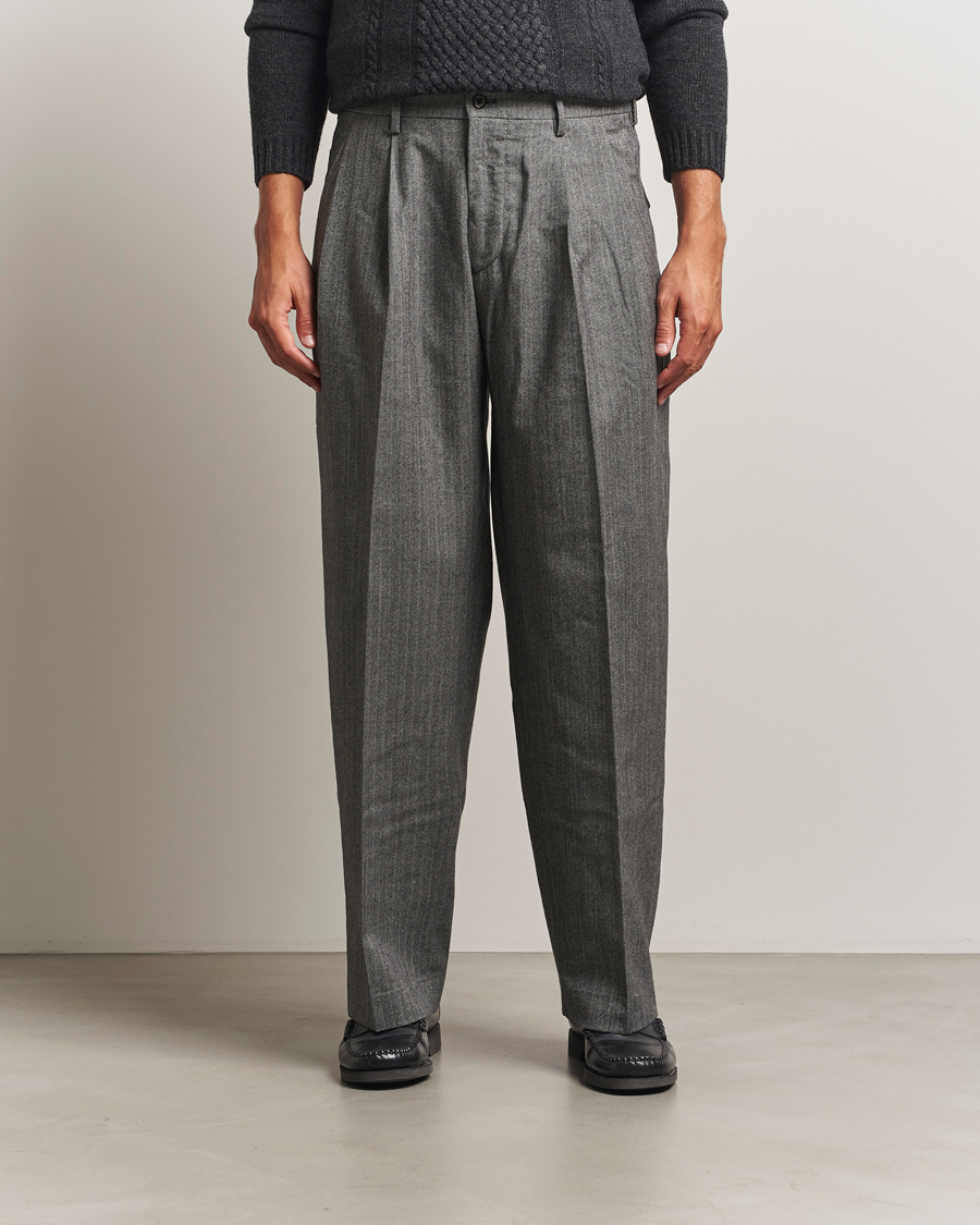 Herr | Byxor | NN07 | Justin Double Pleated Herringbone Trousers Grey