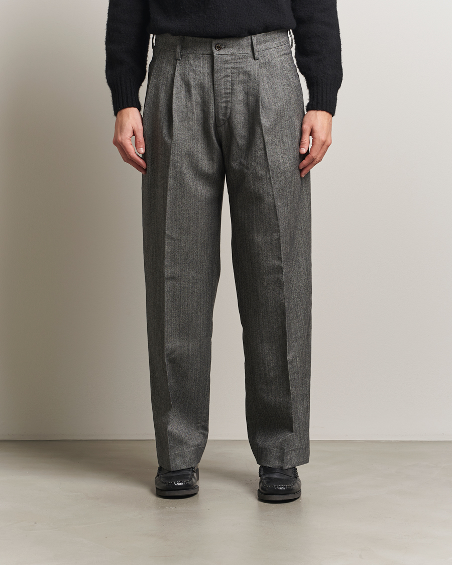 Herr | Byxor | NN07 | Justin Double Pleated Herringbone Trousers Grey