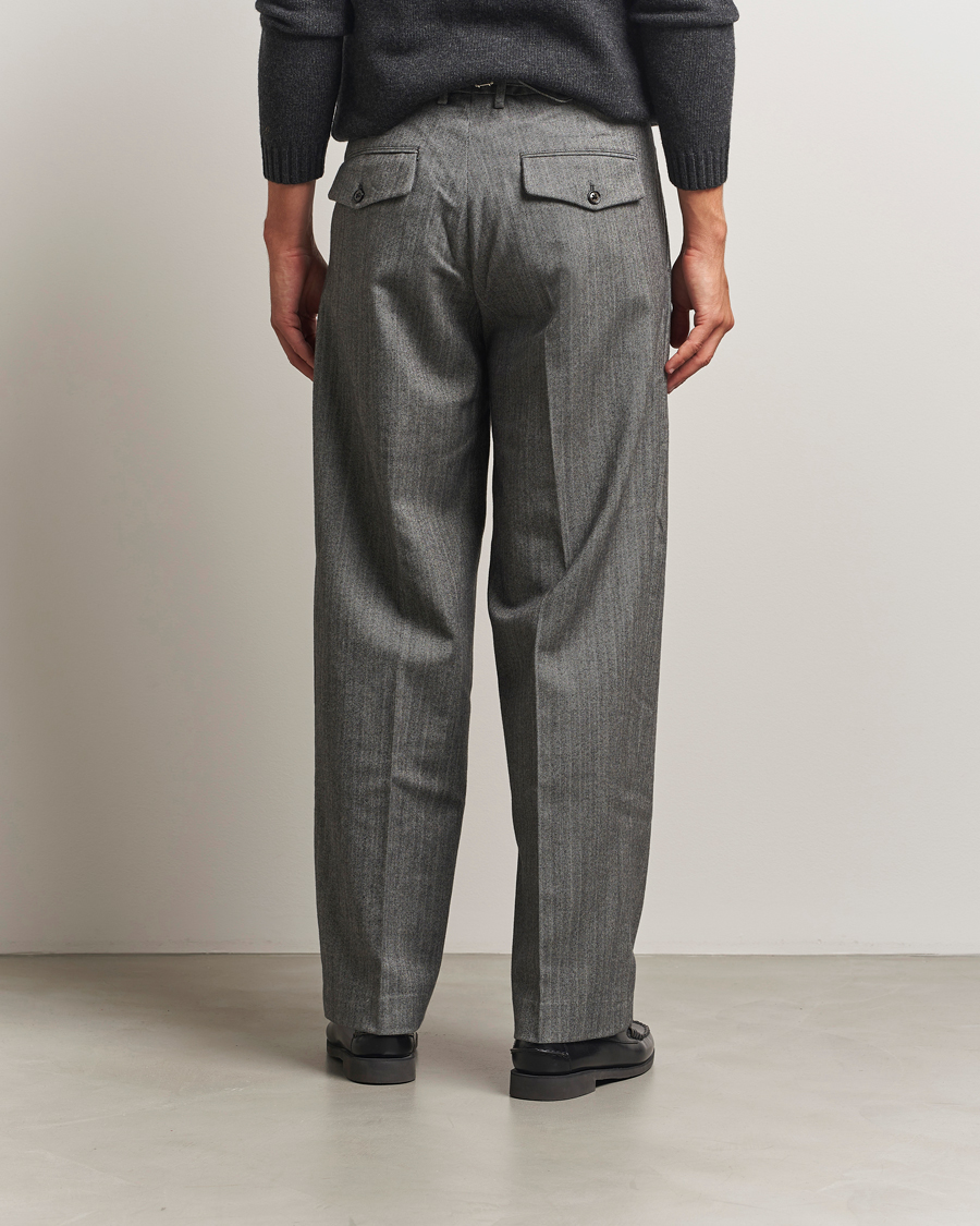 Herr | Byxor | NN07 | Justin Double Pleated Herringbone Trousers Grey