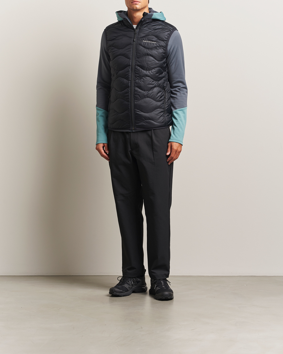 Herr | Västar | Peak Performance | Helium Down Vest Black