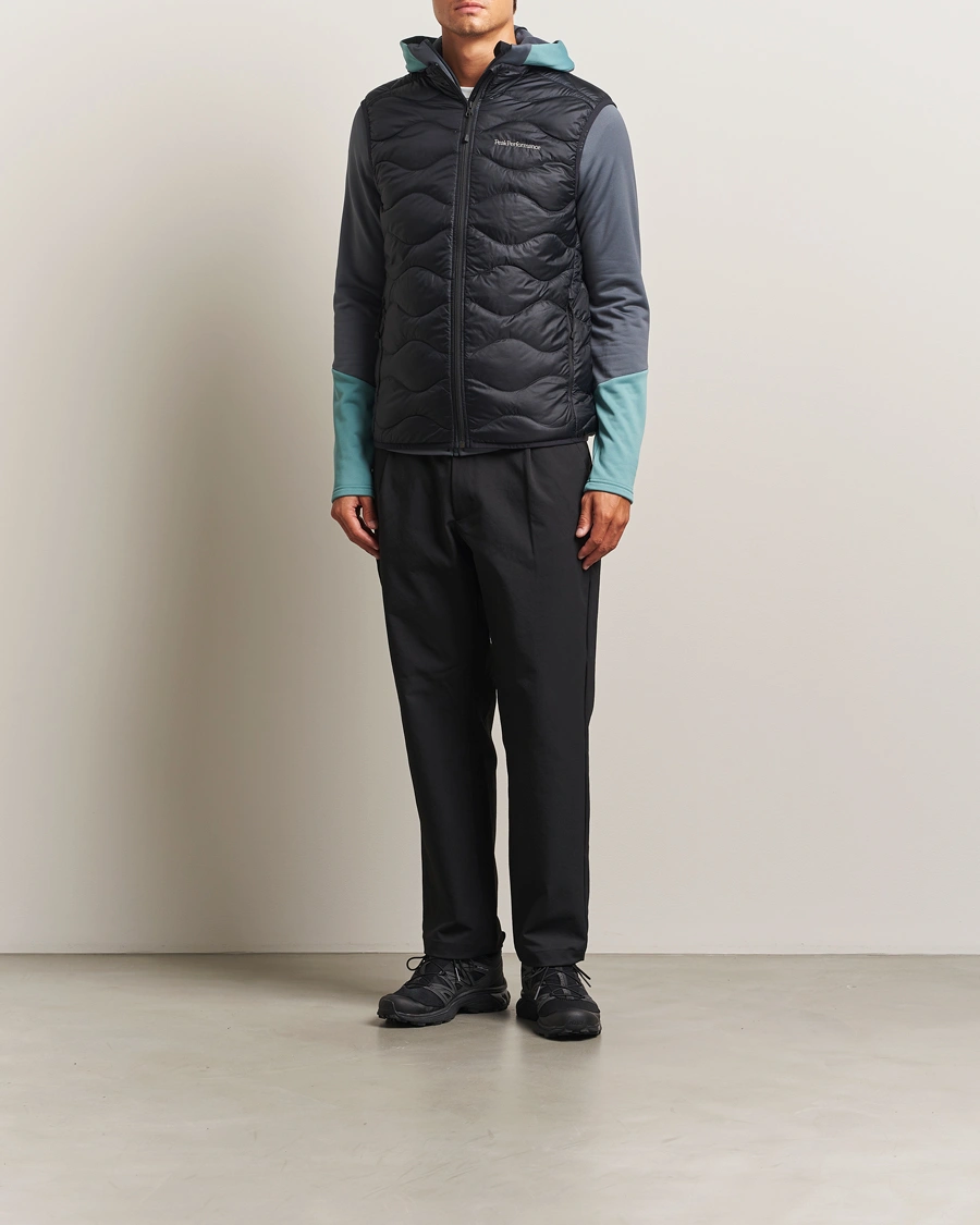 Herr | Västar | Peak Performance | Helium Down Vest Black