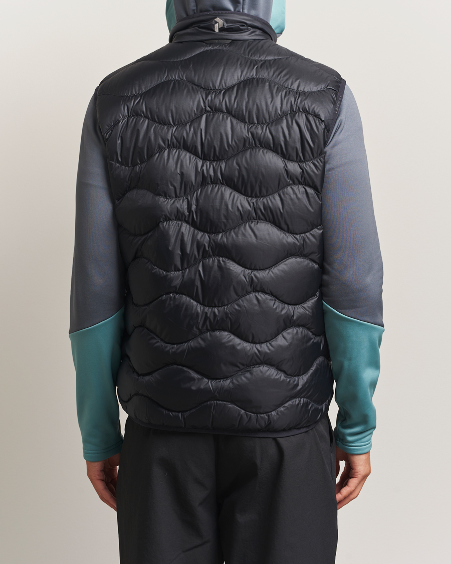 Herr | Västar | Peak Performance | Helium Down Vest Black