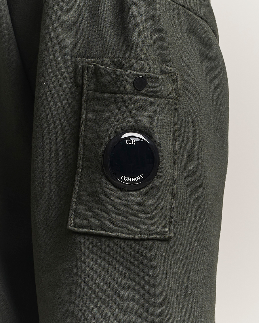 Herr | Tröjor | C.P. Company | Brushed Emerized Fleece Lens Sweatshirt Dark Green