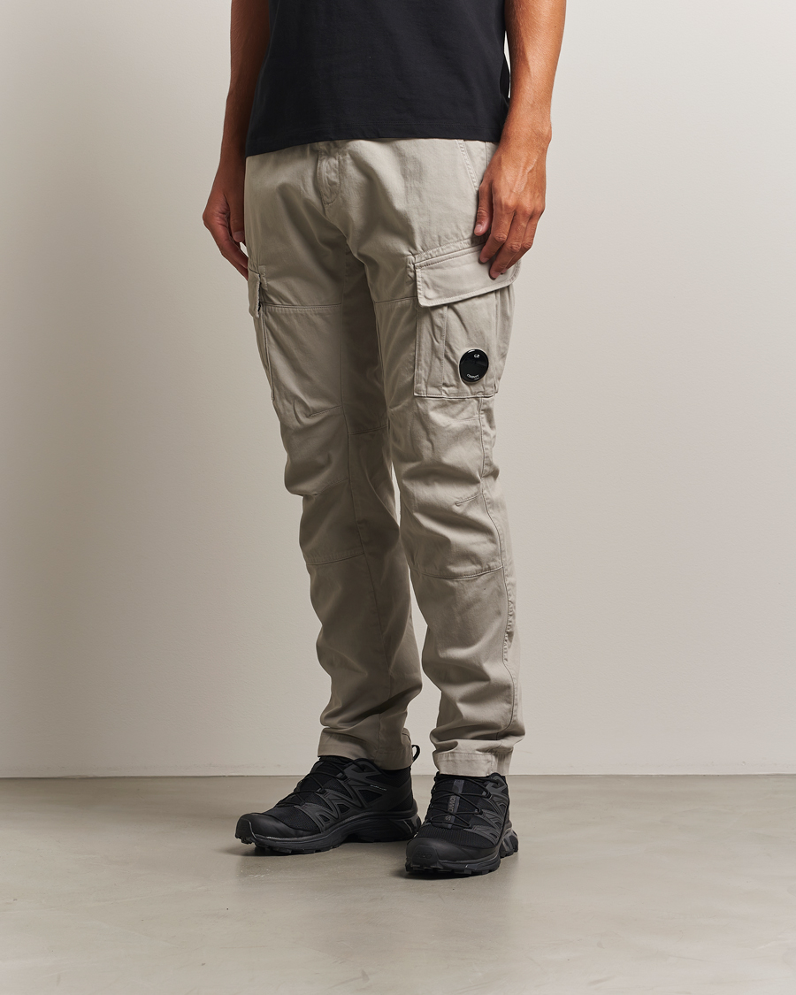 Herr | Byxor | C.P. Company | Stretch Satin Lens Cargo Pants Grey
