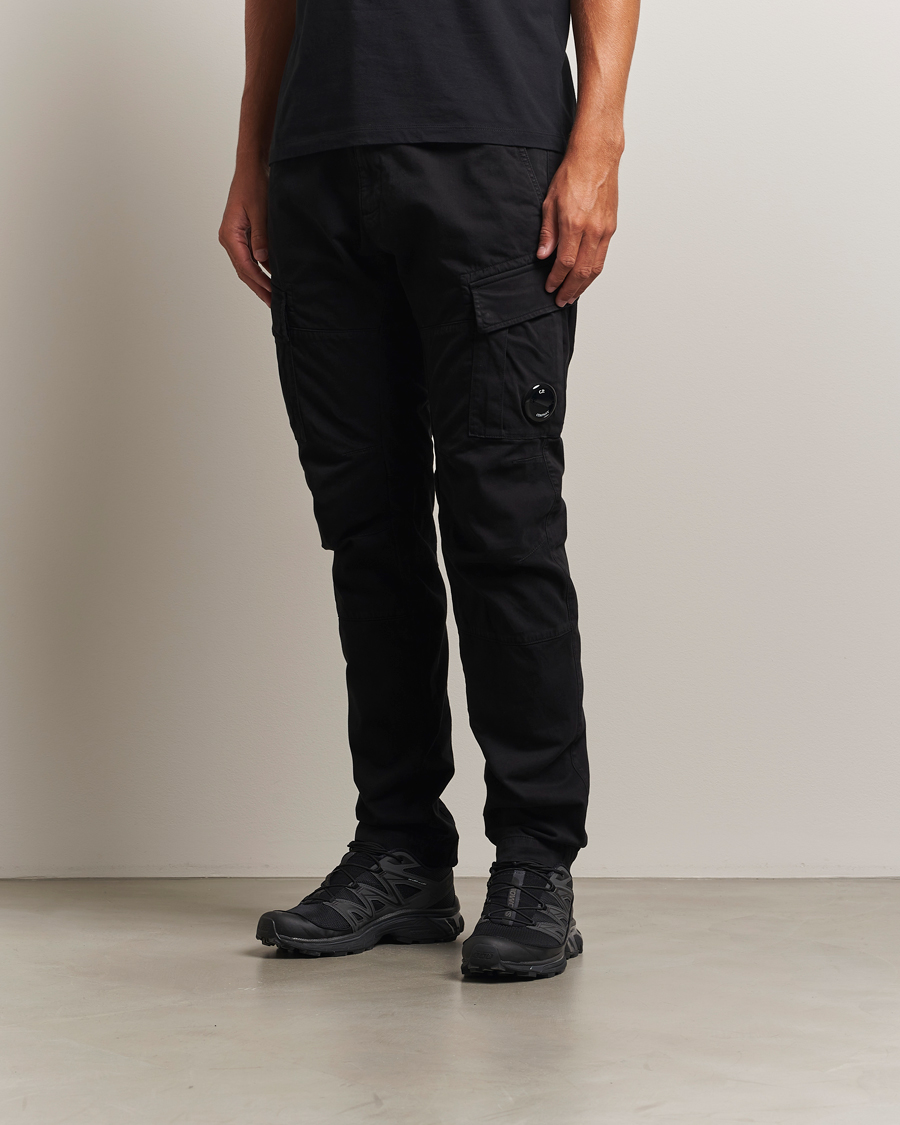 Herr | Byxor | C.P. Company | Stretch Satin Lens Cargo Pants Black