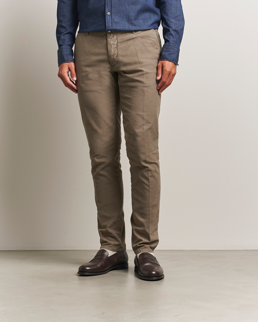 Herr | Byxor | Incotex | Slim Fit Garment Dyed Slacks Taupe