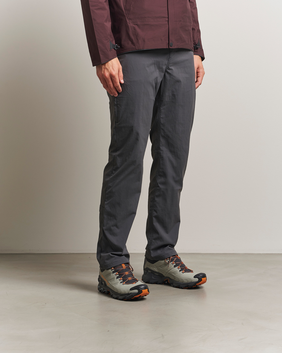 Herr | Trail Sneakers | La Sportiva | Ultra Raptor II Leather GTX Grey/Marmalade