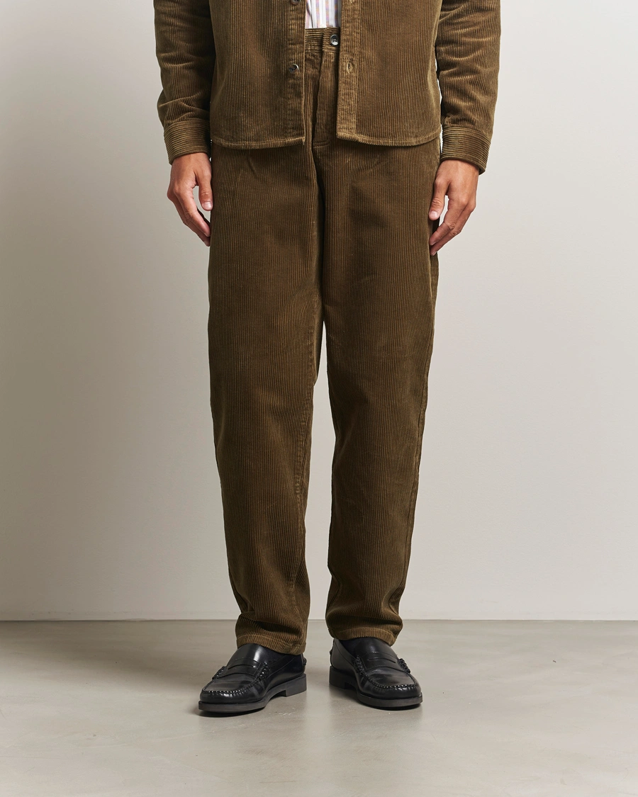 Herr | Byxor | LES DEUX | Kody Corduroy Pants Military Olive