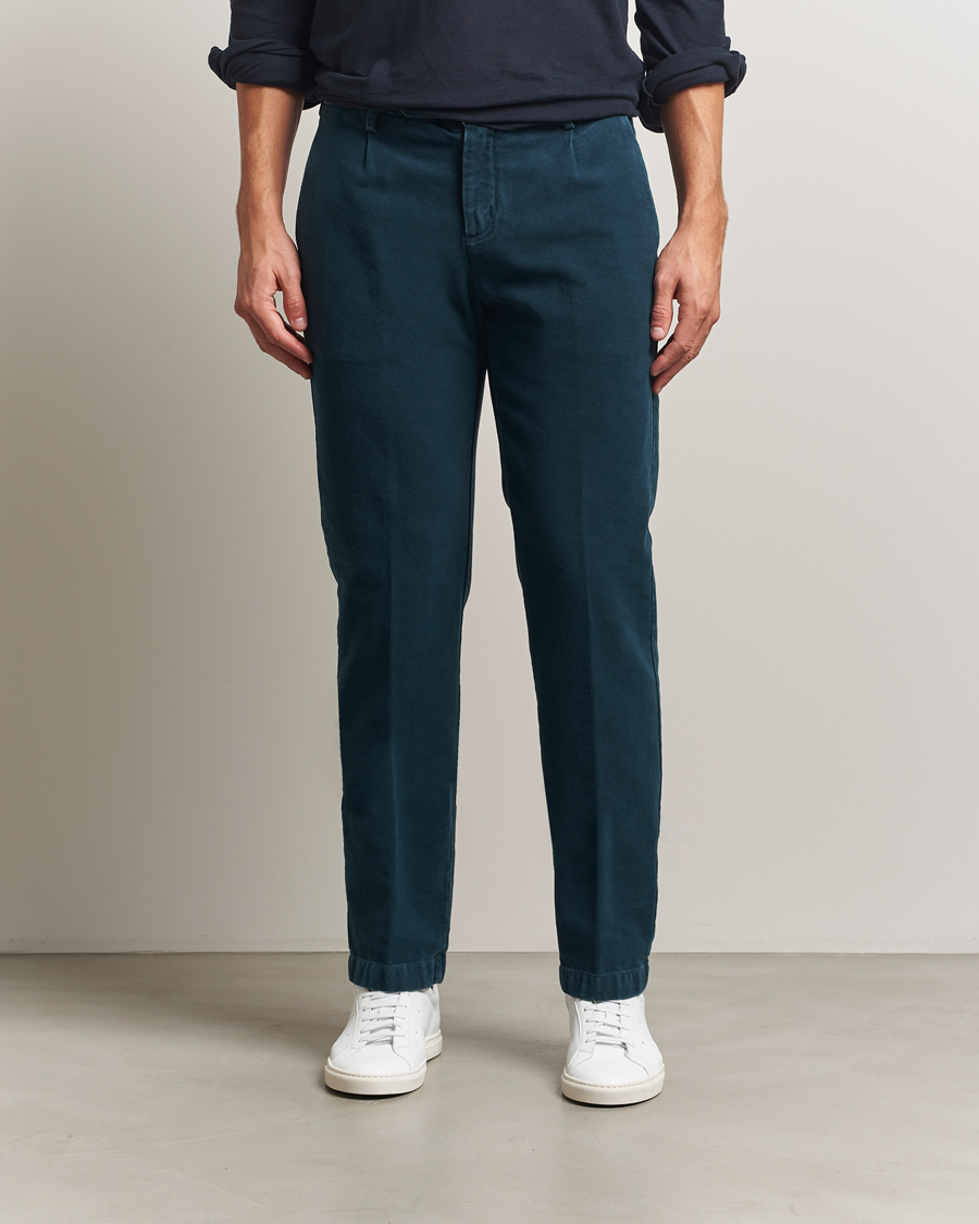 Herr | Byxor | Massimo Alba | Ionio Pleated Moleskine Trousers Petrol Blue