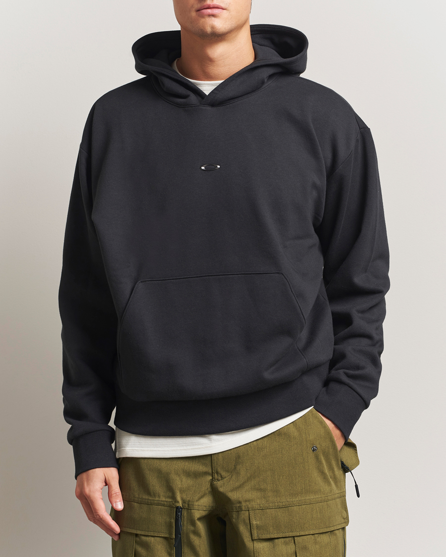 Herr | Tröjor | Oakley | Metal Rise Hoodie Blackout