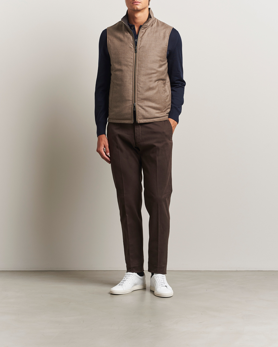 Herr | Jackor | Oscar Jacobson | Nylon/Wool Reversible Vest Brown