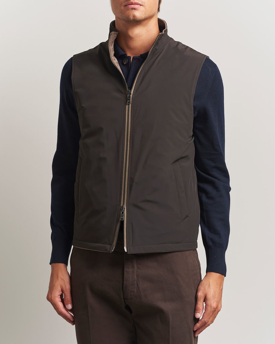 Herr | Jackor | Oscar Jacobson | Nylon/Wool Reversible Vest Brown