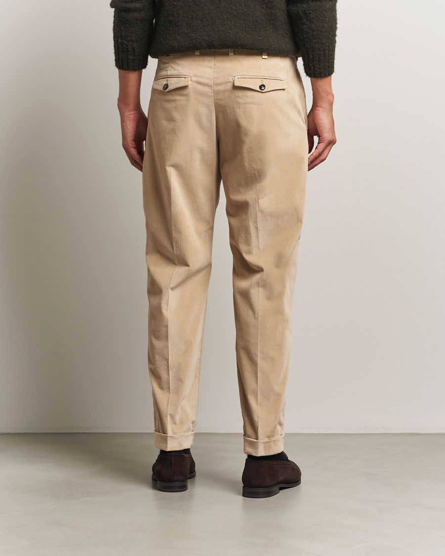 Herr | Byxor | PT01 | Slim Fit Pleated Corduroy Trousers Light Beige
