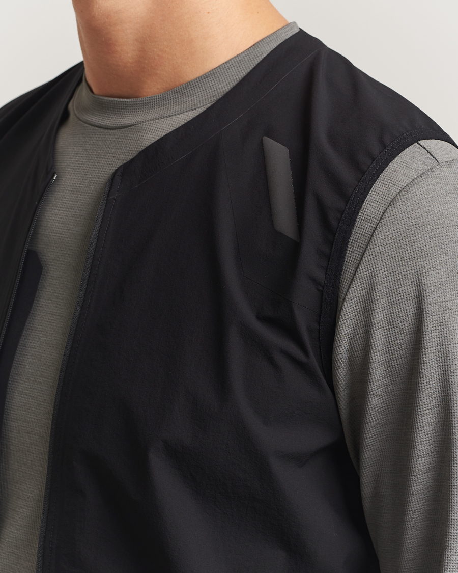 Herr | Västar | SOAR Running | Rainout Gilet Black