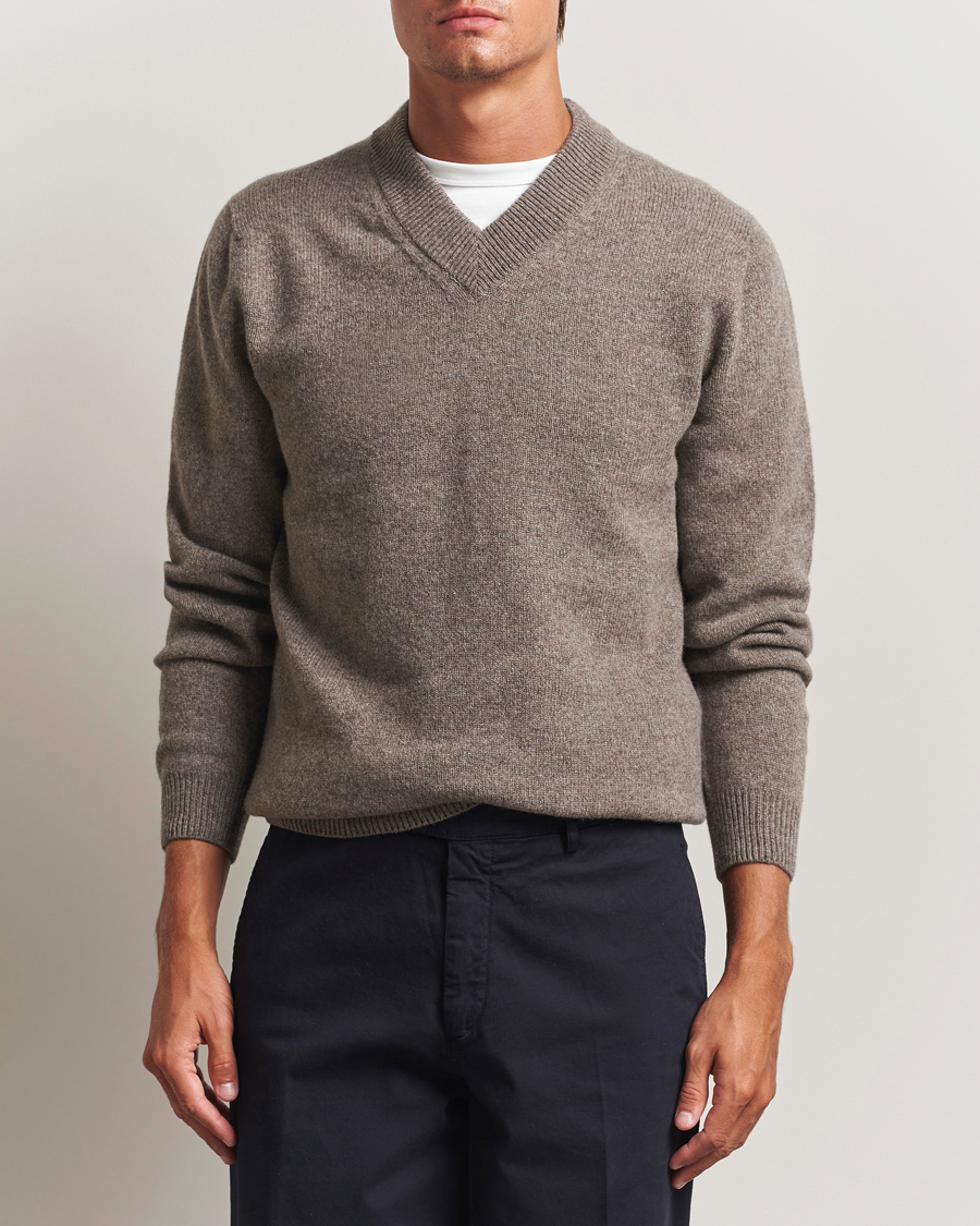 Herr | Tröjor | Sunspel | Knitted Lambswool V-Neck Bark