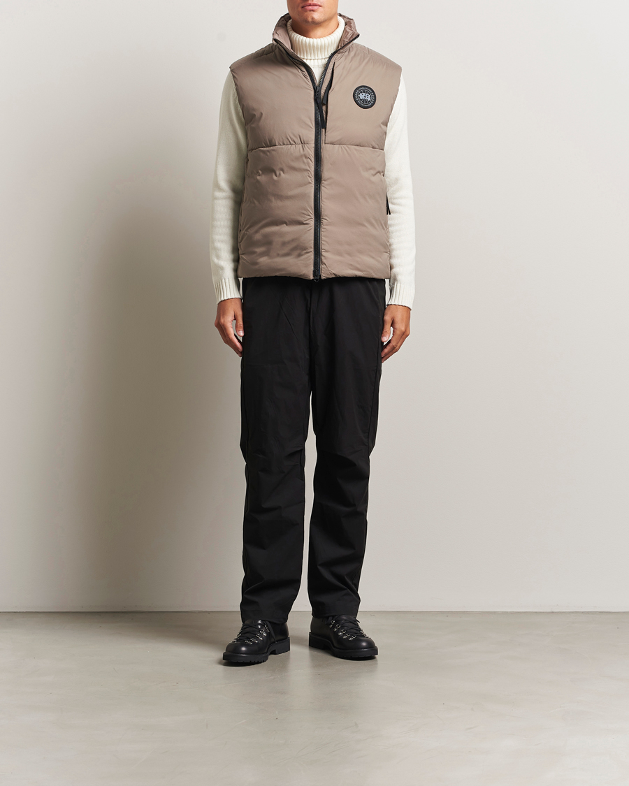 Herr | Västar | Canada Goose Black Label | Lodge Vest Taupe
