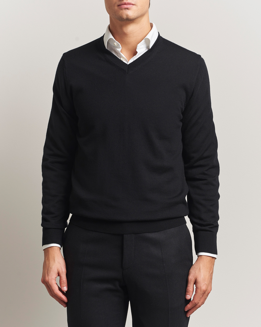 Herr | Tröjor | Charles Tyrwhitt | Pure Merino V-Neck Jumper Black