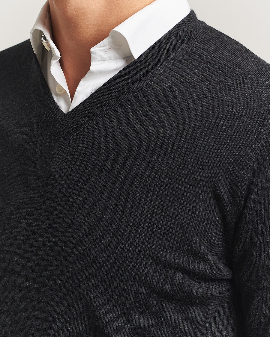 Herr | Tröjor | Charles Tyrwhitt | Pure Merino V-Neck Jumper Dark Charcoal
