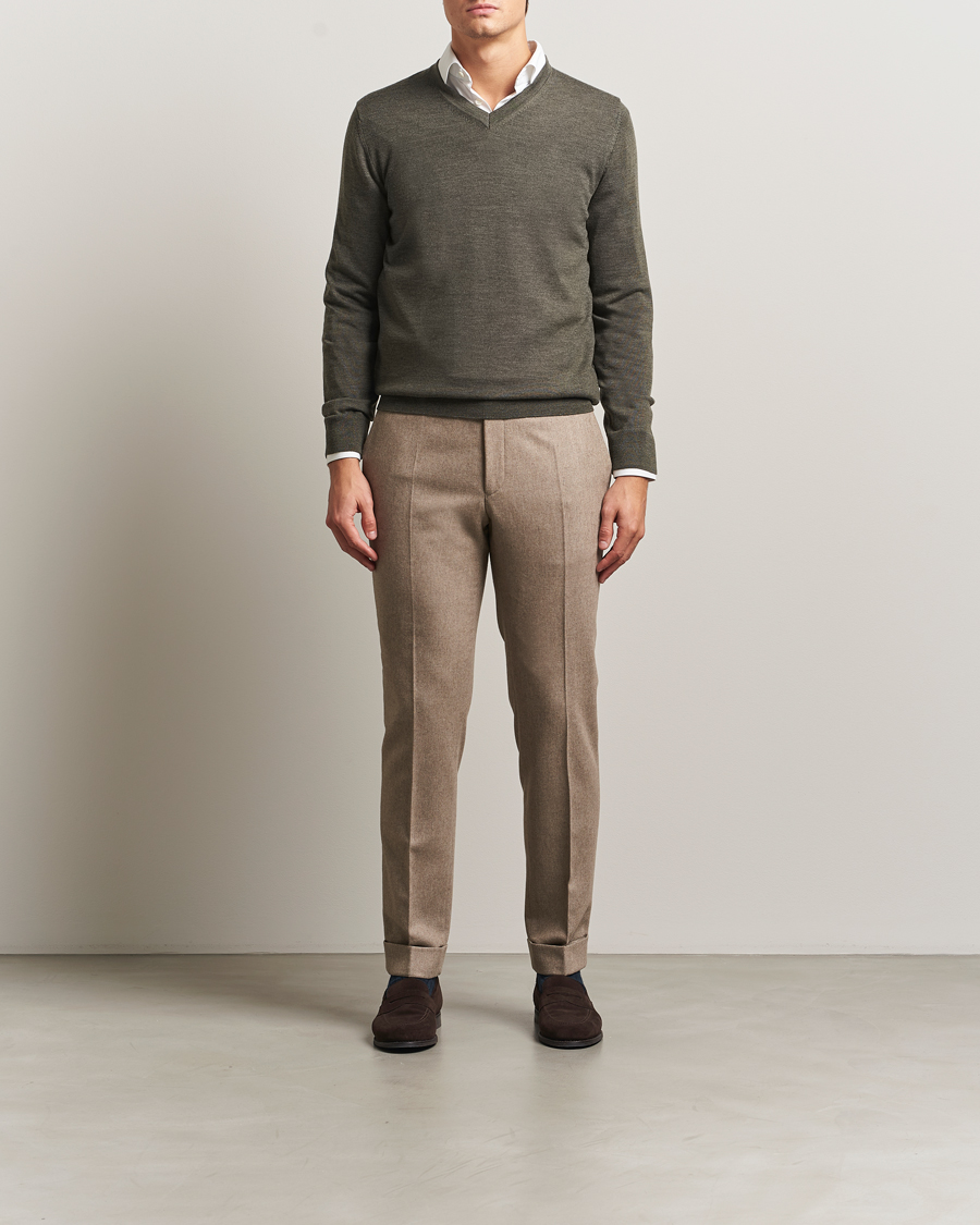 Herr | Tröjor | Charles Tyrwhitt | Pure Merino V-Neck Jumper Olive Green