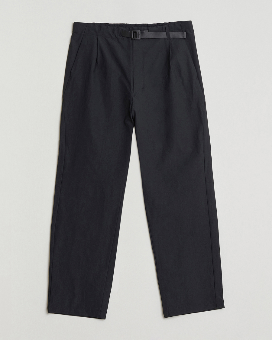 Herr | Byxor | Goldwin | One Tuck Tapered Pants Black