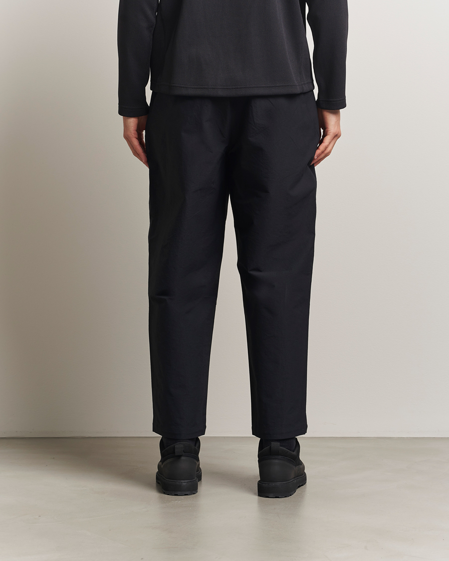Herr | Byxor | Goldwin | One Tuck Tapered Pants Black