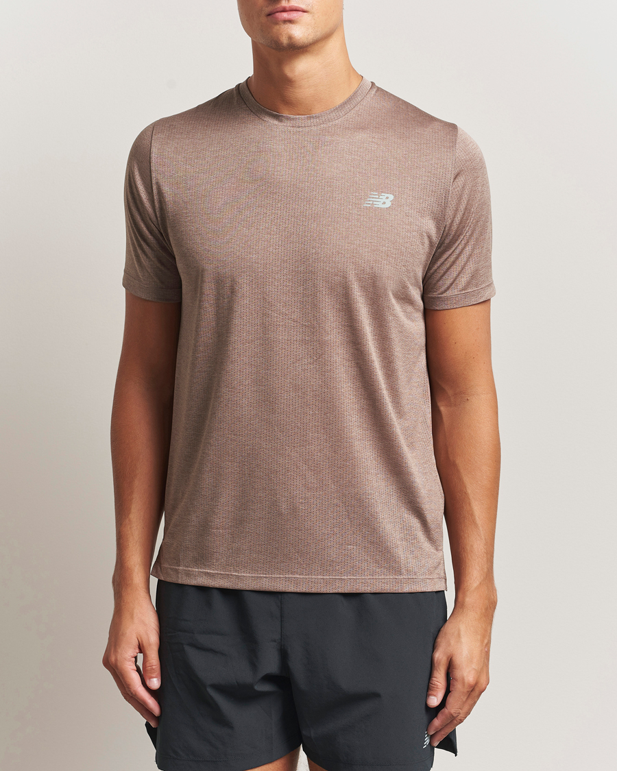 Herr | T-Shirts | New Balance Running | Athletics Short Sleeve T-Shirt Earth Shadow Heather