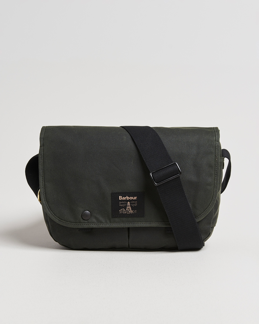Herr | Väskor | Barbour Lifestyle | Field Wax Riever Crossbody Bag Sage