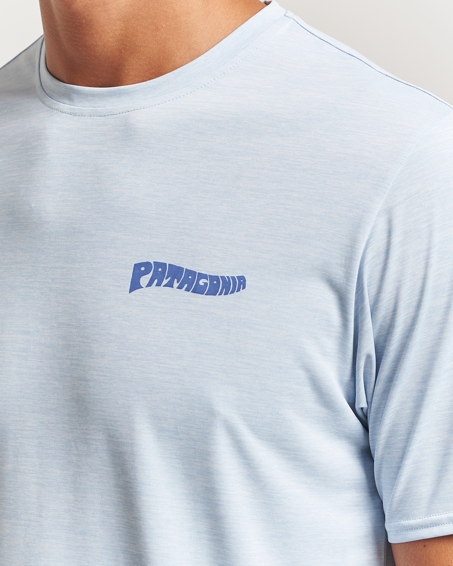 Herr | T-Shirts | Patagonia | Cap Cool Daily Graphic T-Shirt Fleck Blue