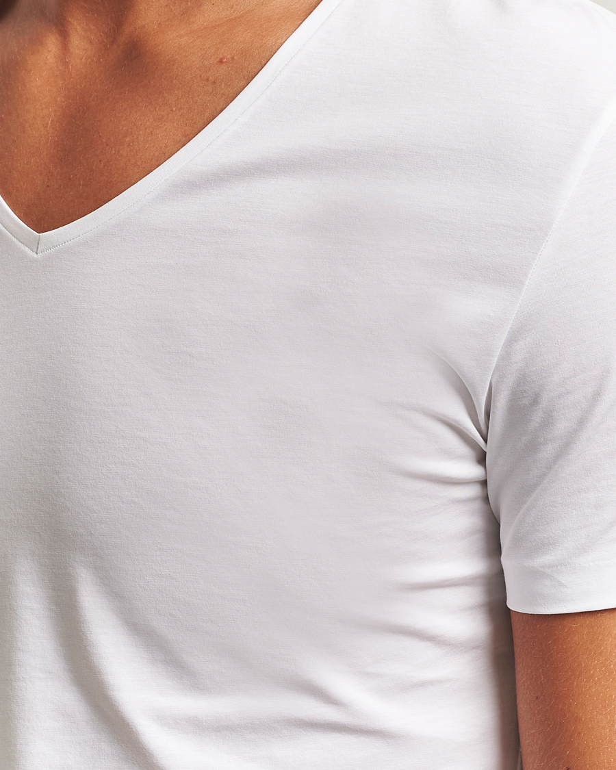 Herr | T-Shirts | Derek Rose | Pima Cotton V-Neck T-Shirt White