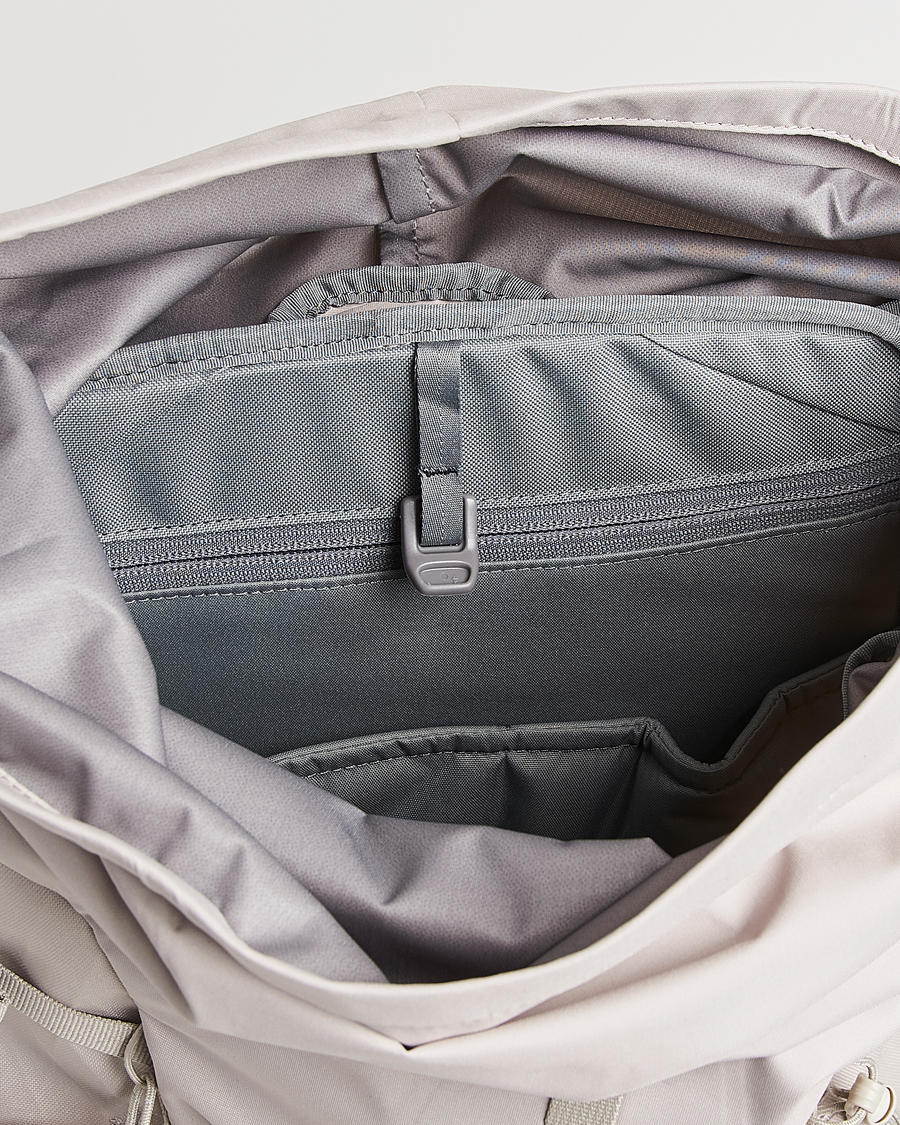 Herr | Väskor | Houdini | x Osprey Allt 20L Backpack Sandstorm