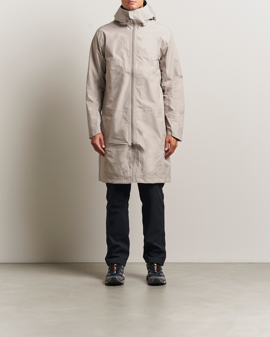 Herr | Jackor | Houdini | One Waterproof Parka Sandstorm