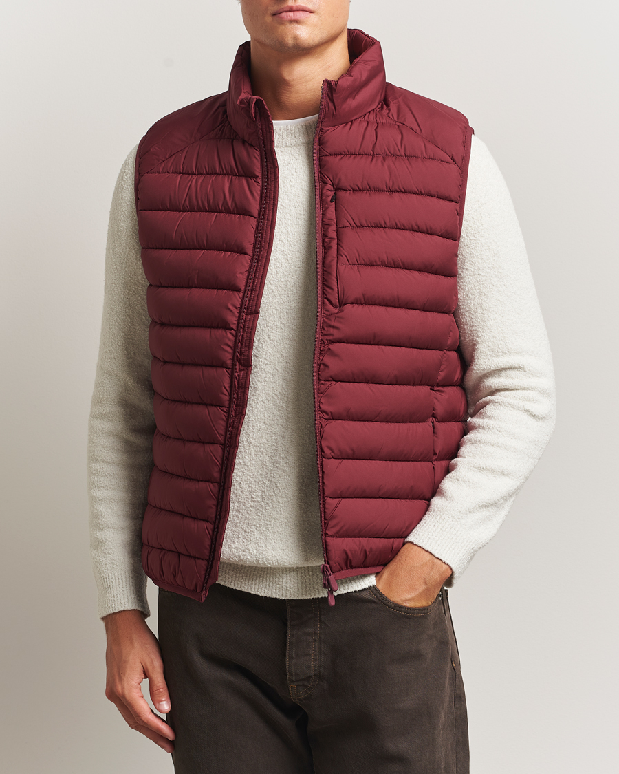 Herr | Västar | Save The Duck | Rhus Matt Lightweight Vest Wine Red