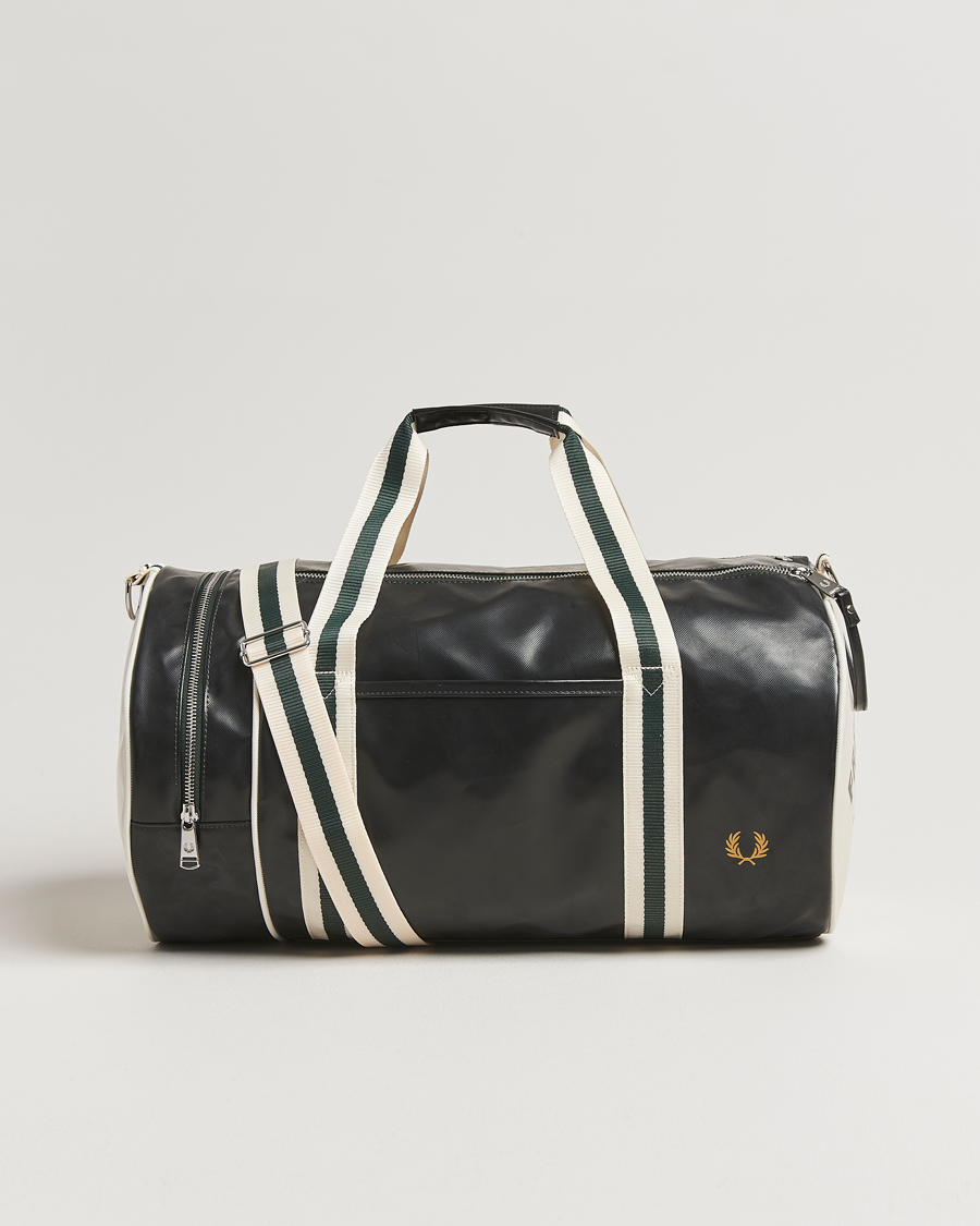 Herr | Väskor | Fred Perry | Classic Barrel Bag Night Green/Ecru